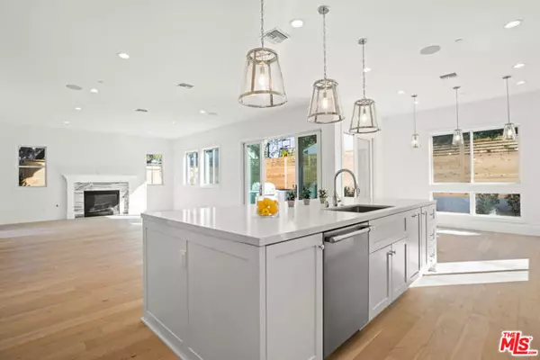 Pacific Palisades (los Angeles), CA 90272,744 Almar Avenue