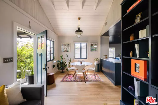 Los Angeles, CA 90027,4311 Clayton Avenue