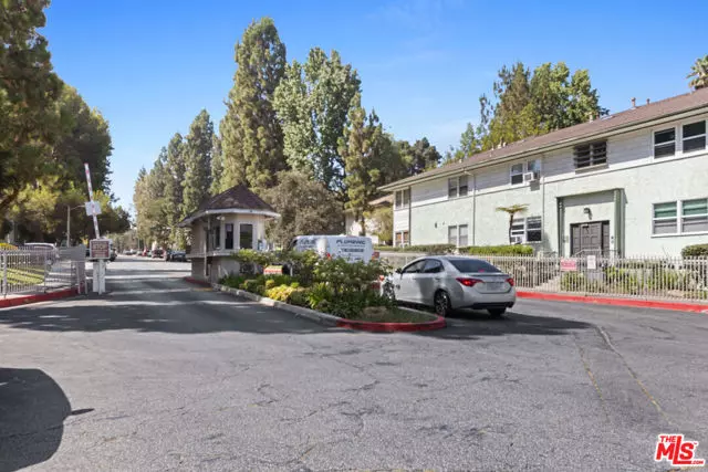 5830 Bowcroft Street #4, Los Angeles, CA 90016