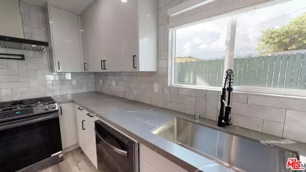 Los Angeles, CA 90016,2123 S Orange Dr #1