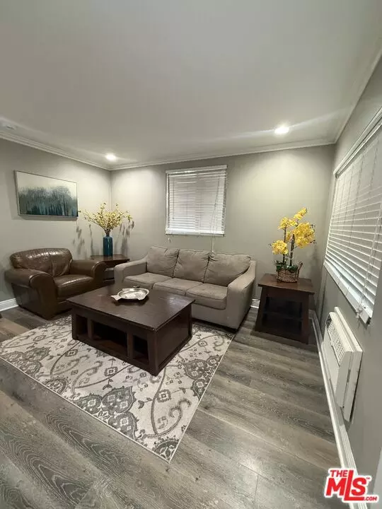 Los Angeles, CA 90016,2123 S Orange Dr #4