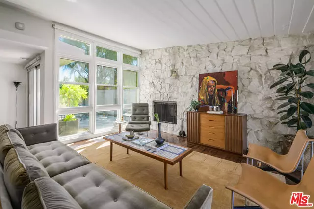 Los Angeles, CA 90035,1856 Hi Point Street