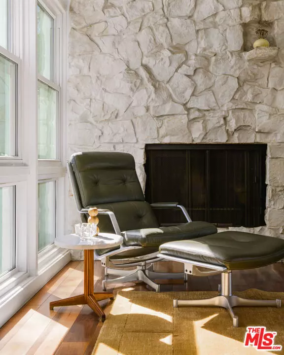 Los Angeles, CA 90035,1856 Hi Point Street