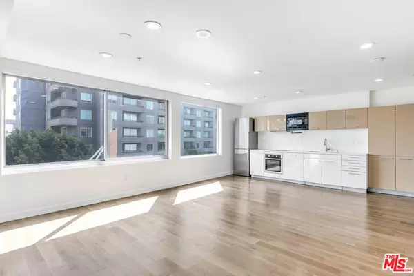 Los Angeles, CA 90015,901 S Flower Street #408