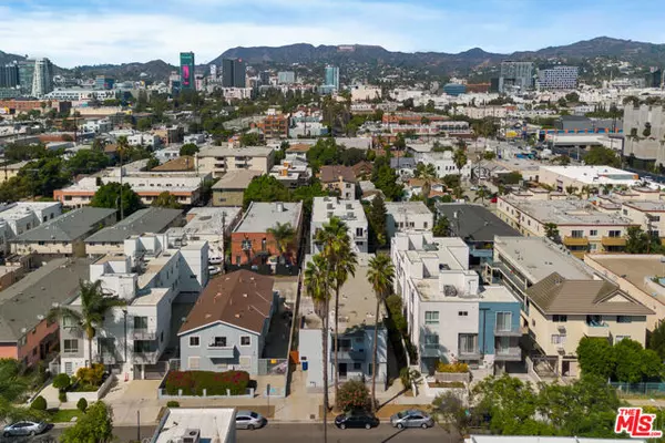 Los Angeles, CA 90038,5933 Barton Avenue