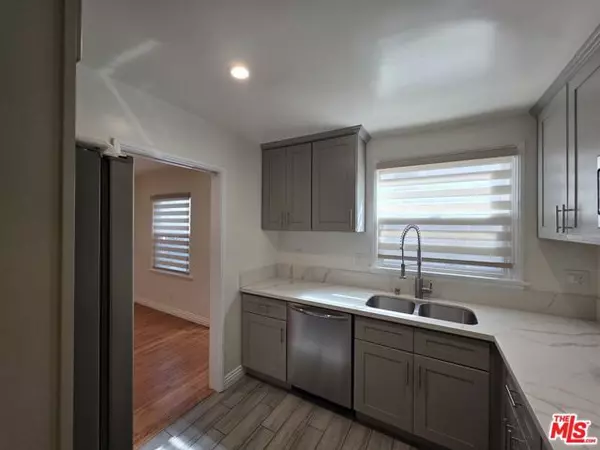 Long Beach, CA 90802,102 Gaviota Avenue #104