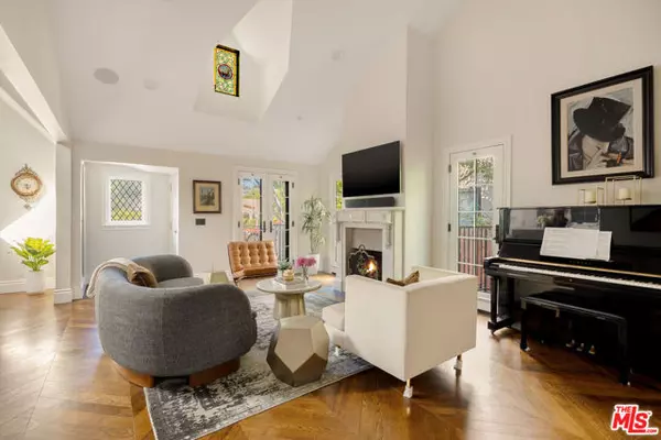 West Hollywood, CA 90048,8906 Ashcroft Avenue