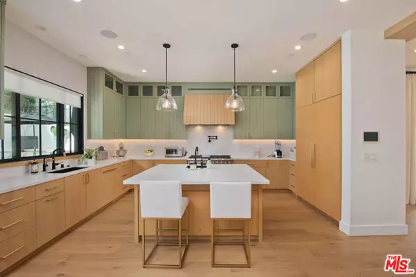 Sherman Oaks, CA 91423,4143 Davana Road