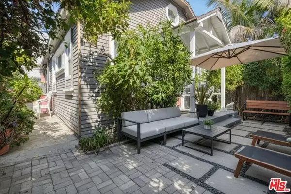 Los Angeles, CA 90068,6431 Dix Street