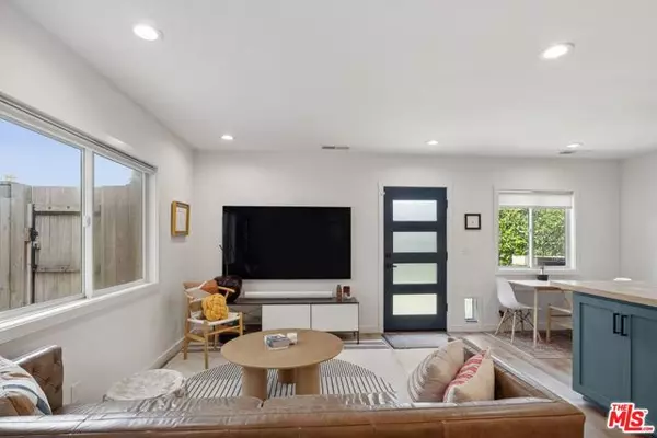 Los Angeles, CA 90066,4852 S Centinela Avenue