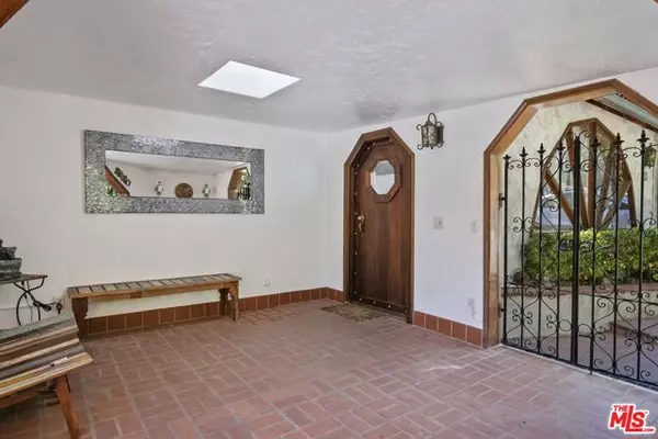 Woodland Hills (los Angeles), CA 91364,4322 Ensenada Place