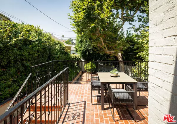 Los Angeles, CA 90068,5700 Spring Oak Drive