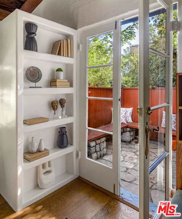 Los Angeles, CA 90046,8027 Willow Glen Road