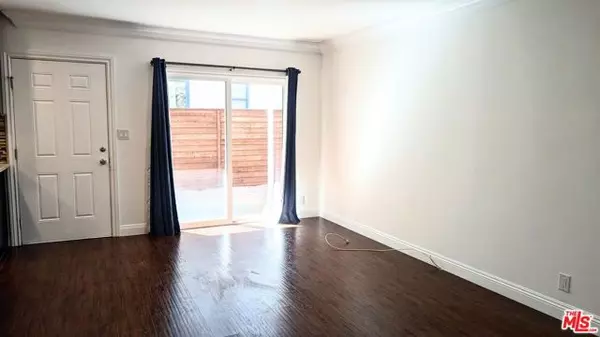 Los Angeles, CA 90035,1728 S Robertson Boulevard #3