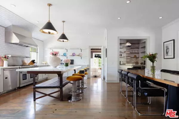 Los Angeles, CA 90049,250 S Chadbourne Avenue