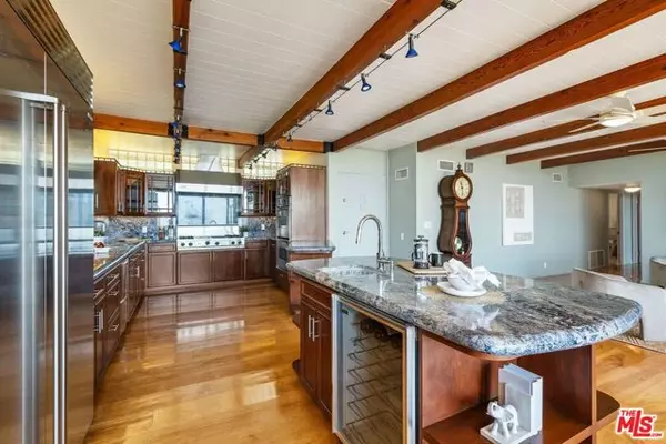 Los Angeles, CA 90027,3928 Clayton Avenue