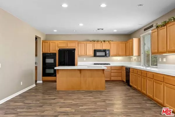 Oceanside, CA 92057,1061 Boulder Place