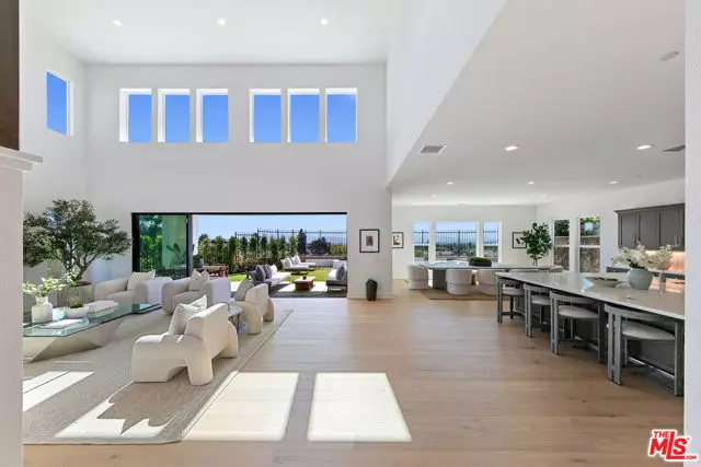 Chatsworth (los Angeles), CA 91311,20500 Edgewood Court