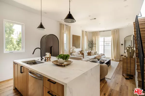 4460 Maplewood Avenue, Los Angeles, CA 90004