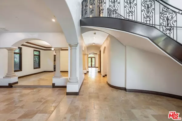 Beverly Hills, CA 90211,120 S Almont Drive