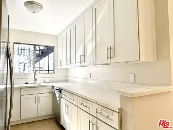 Los Angeles, CA 90035,925 S Holt Avenue #2