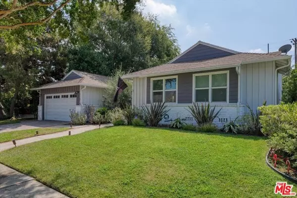 Valley Village, CA 91607,12814 Collins Street