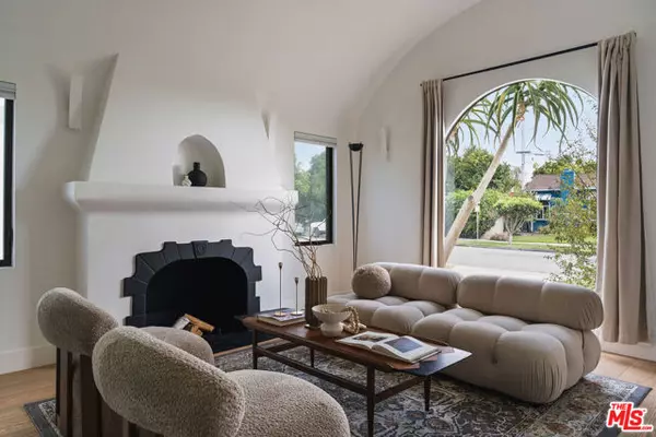 Los Angeles, CA 90016,3039 Vineyard Avenue