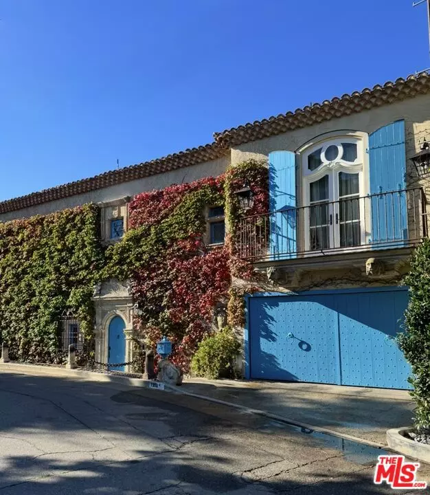 Los Angeles, CA 90046,7398 Pyramid Place