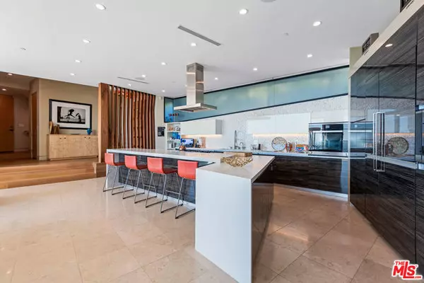 Los Angeles, CA 90046,8800 Appian Way