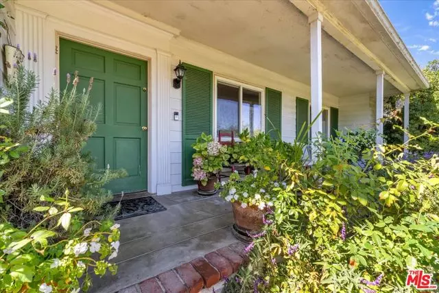 4157 Woodcliff Road, Sherman Oaks, CA 91403