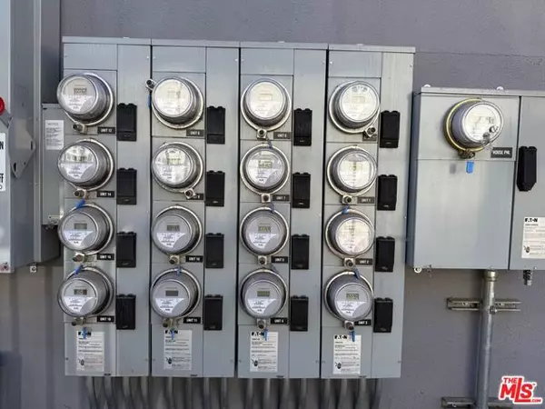 Los Angeles, CA 90006,910 S Mariposa Avenue