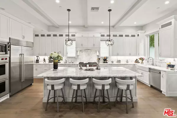 592 30th St, Manhattan Beach, CA 90266