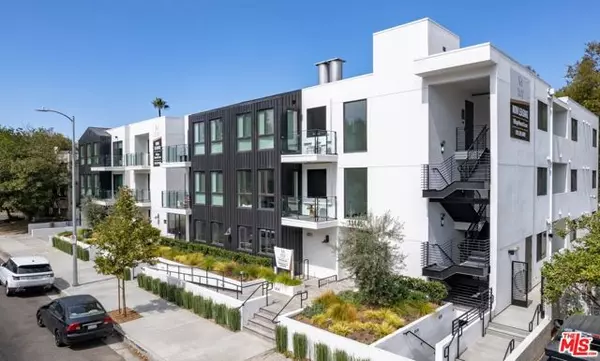 North Hollywood (los Angeles), CA 91602,11445 RIVERSIDE Drive #208