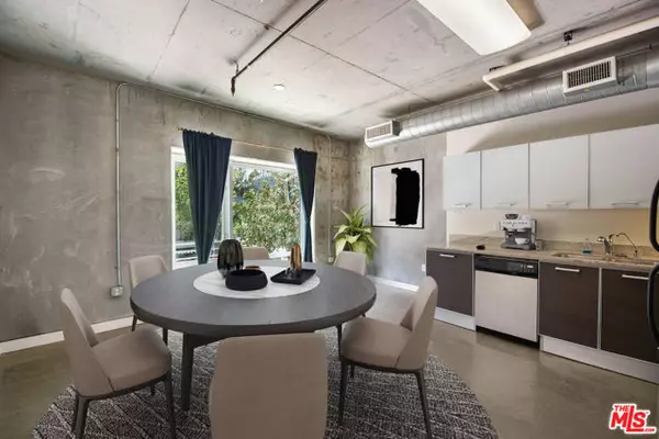 Los Angeles, CA 90015,645 W 9th Street #201