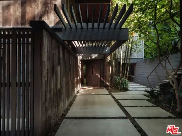 Los Angeles, CA 90046,2563 Nichols Canyon Road