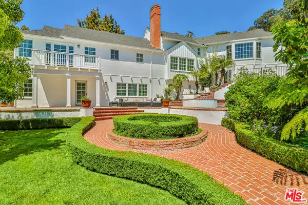 Los Angeles, CA 90049,657 N Saltair Avenue