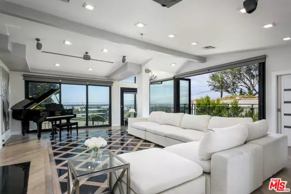 Los Angeles, CA 90068,3420 Blair Drive