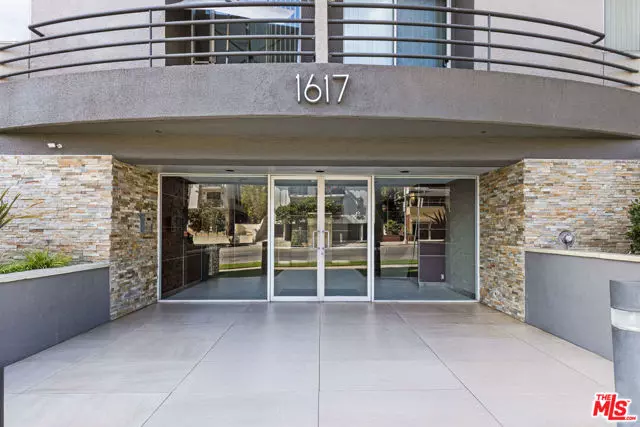 Los Angeles, CA 90024,1617 S Beverly Glen Boulevard #204
