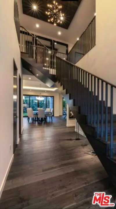 Los Angeles, CA 90066,3295 Mountain View Avenue