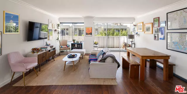 Los Angeles, CA 90046,7135 Hollywood Boulevard #509