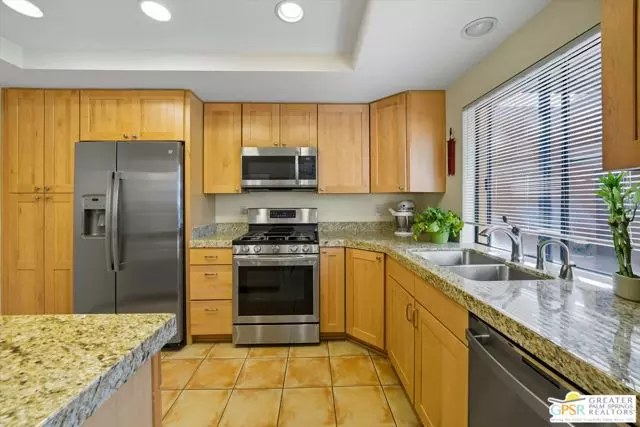 Palm Springs, CA 92264,4881 S Winners Circle #E