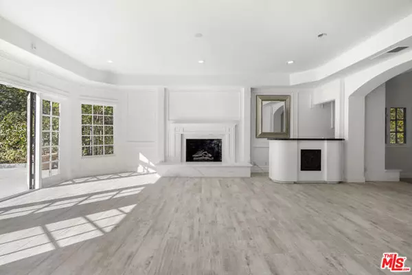 Beverly Hills, CA 90210,3217 Hutton Drive