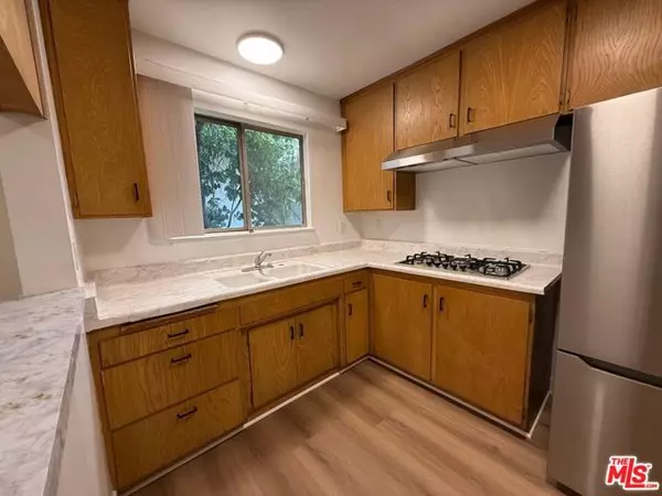 Studio City (los Angeles), CA 91604,12958 Valleyheart Drive #2