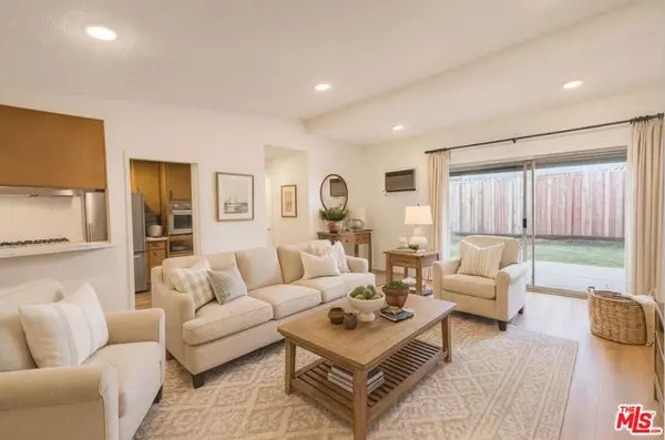 Studio City (los Angeles), CA 91604,12958 Valleyheart Drive #2