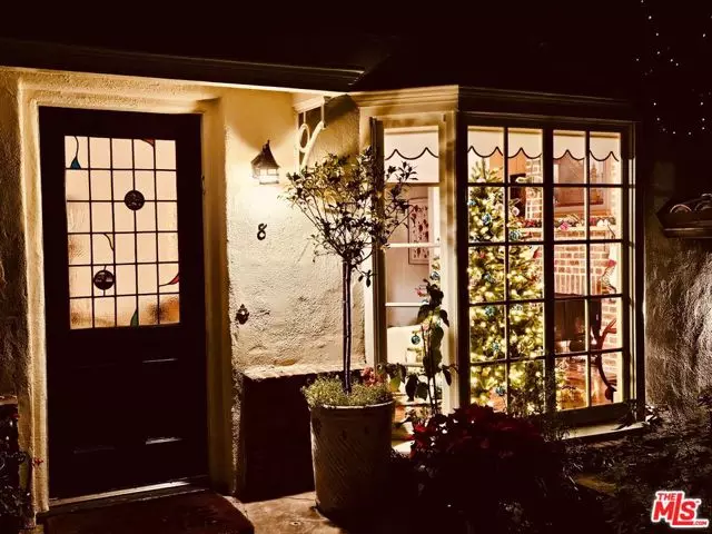 Los Angeles, CA 90024,10966 Strathmore Drive #8