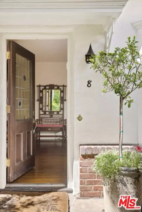 Los Angeles, CA 90024,10966 Strathmore Drive #8
