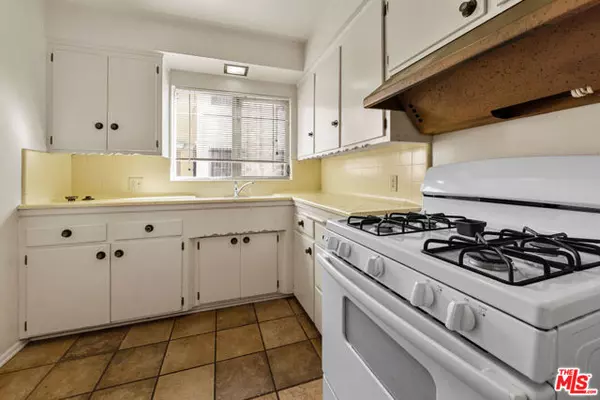 Los Angeles, CA 90035,1043 S Holt Avenue