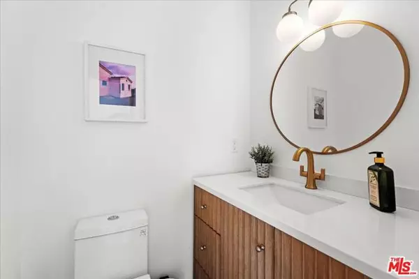 Los Angeles, CA 90027,3314 Griffith Park Boulevard #5