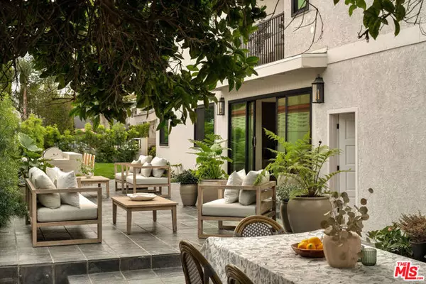 Marina Del Rey, CA 90292,851 Dickson Street