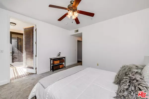 Sherman Oaks, CA 91403,4724 Kester Avenue #209